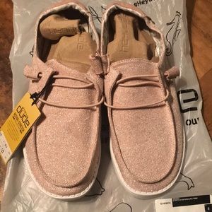 Sparkling pink HeyDudes